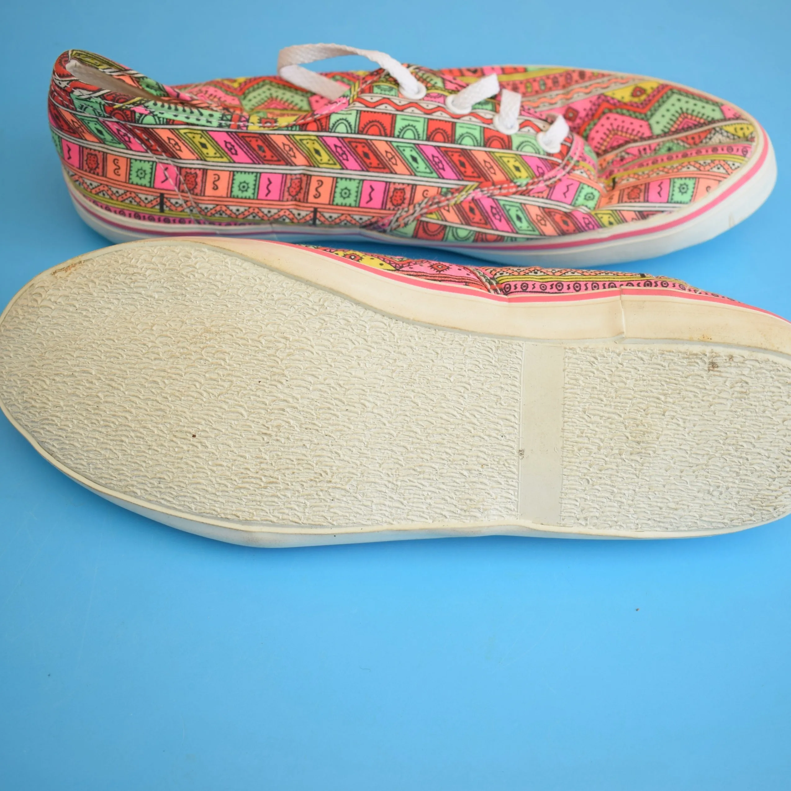 Vintage 1980s Trainers Size 5 - Crazy Flo Pattern
