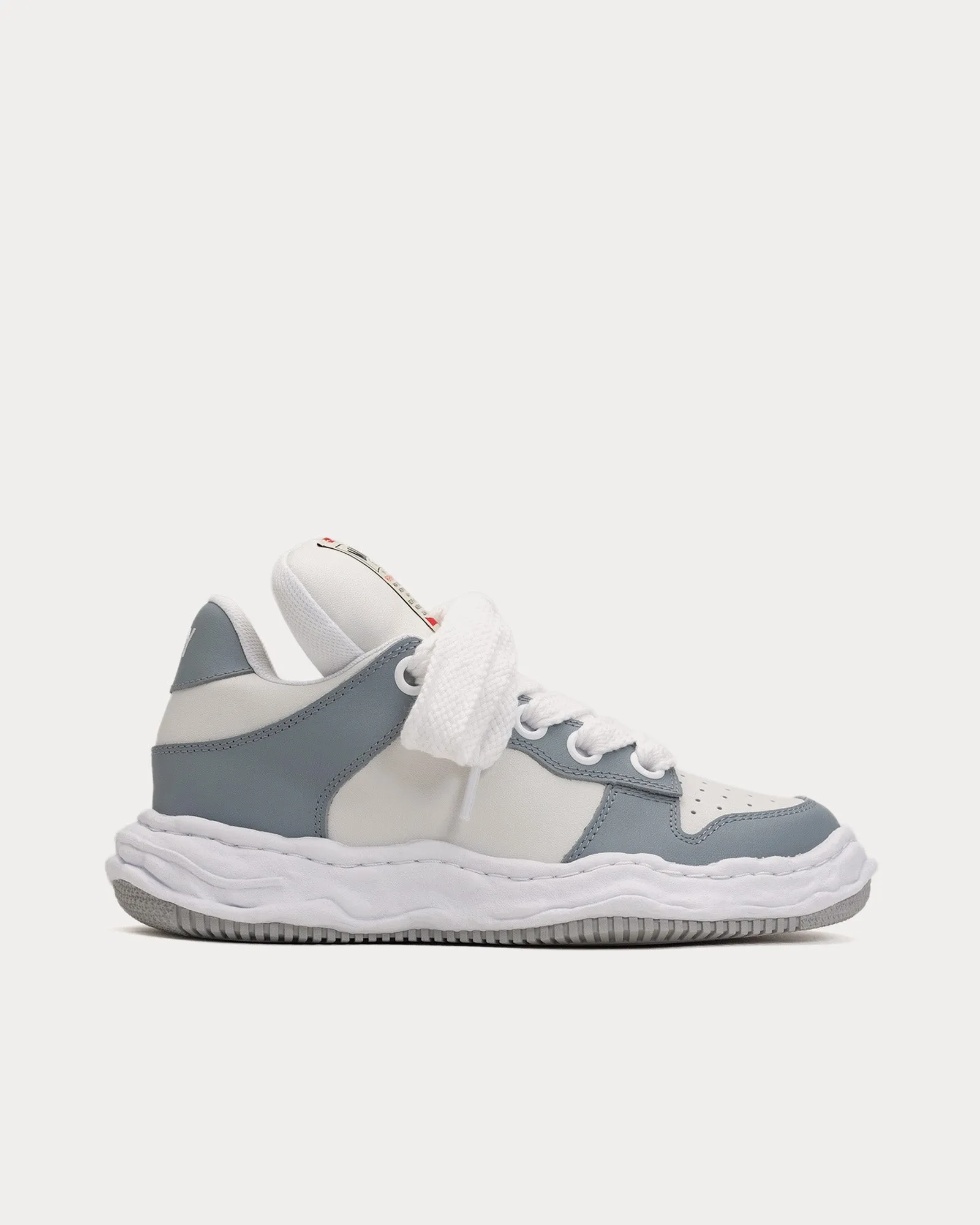 Wayne Puffer OG Sole Leather Grey / White Low Top Sneakers